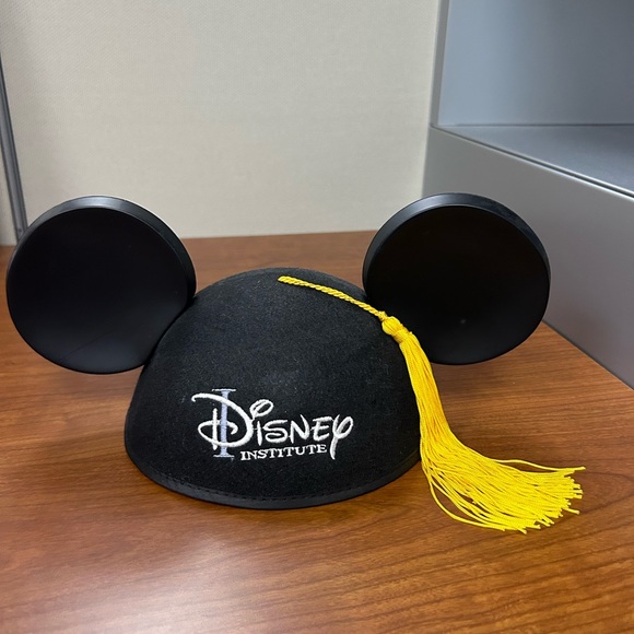 Disney Institute Graduation Cap w/Mickey Ears & Tassel - Picture 2 of 7